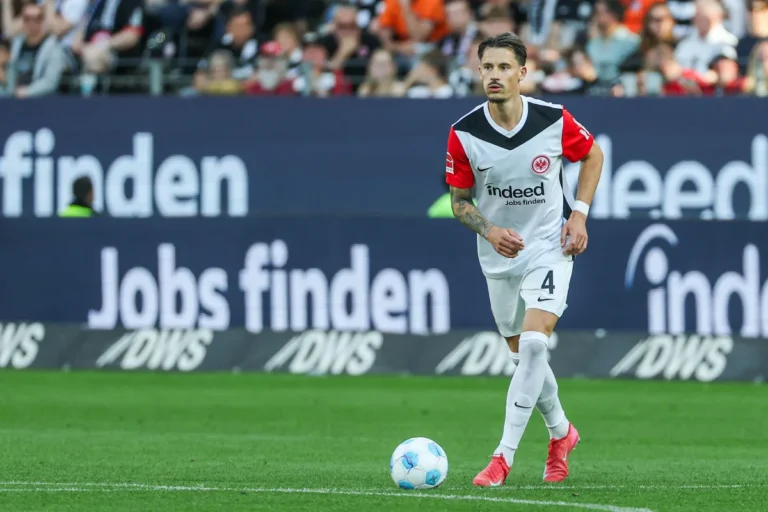 Robin Koch avec Francfort @Alamy