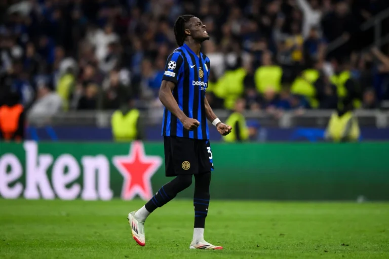 Yann Bisseck visé par Monaco @Alamy