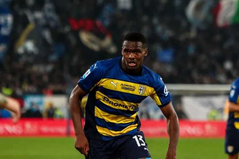 Ange-Yoan Bonny avec Parme @Alamy