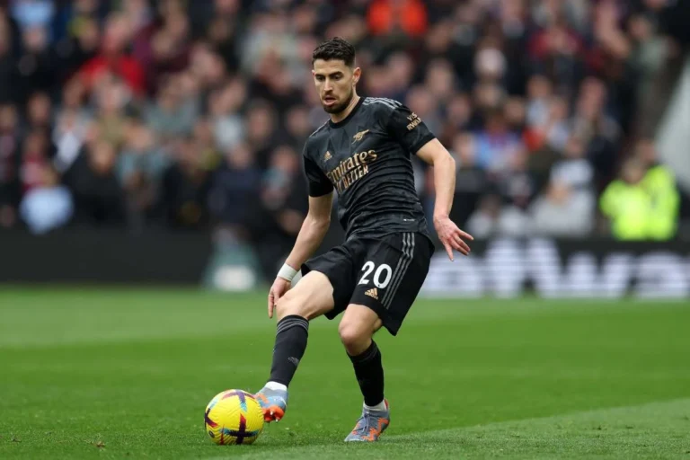 Jorginho sous le maillot d'Arsenal @Alamy