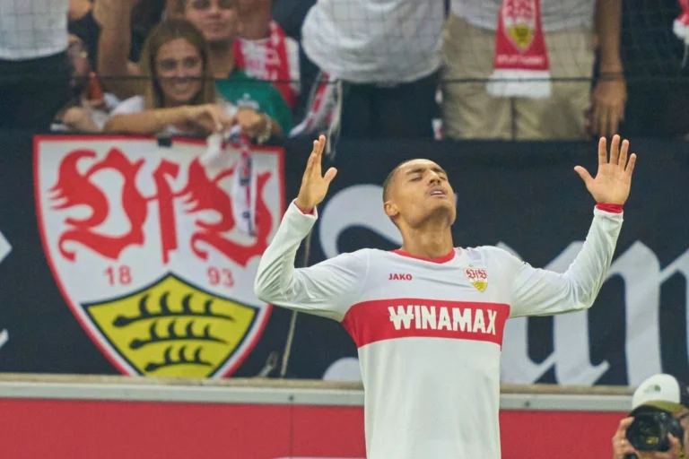 Enzo Millot en train de célébrer un but @Alamy