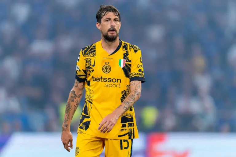 Francesco Acerbi menace un fan du PSG après une provocation sur la finale PSG-Inter