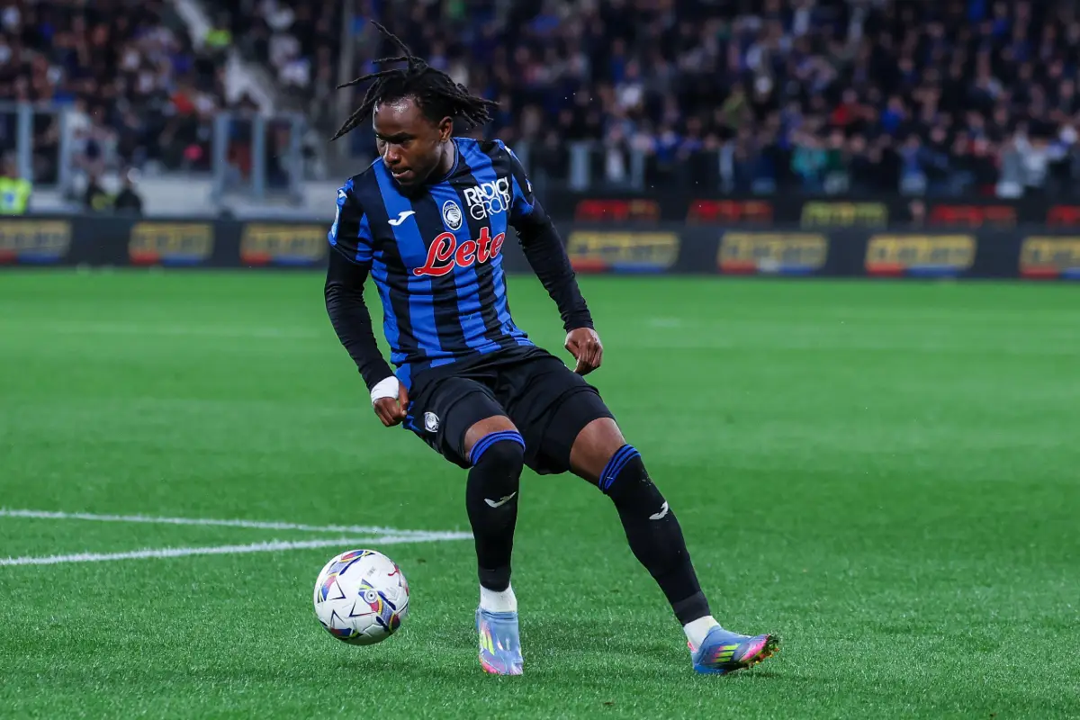 FC Barcelone: Hansi Flick exige un ballon d'or