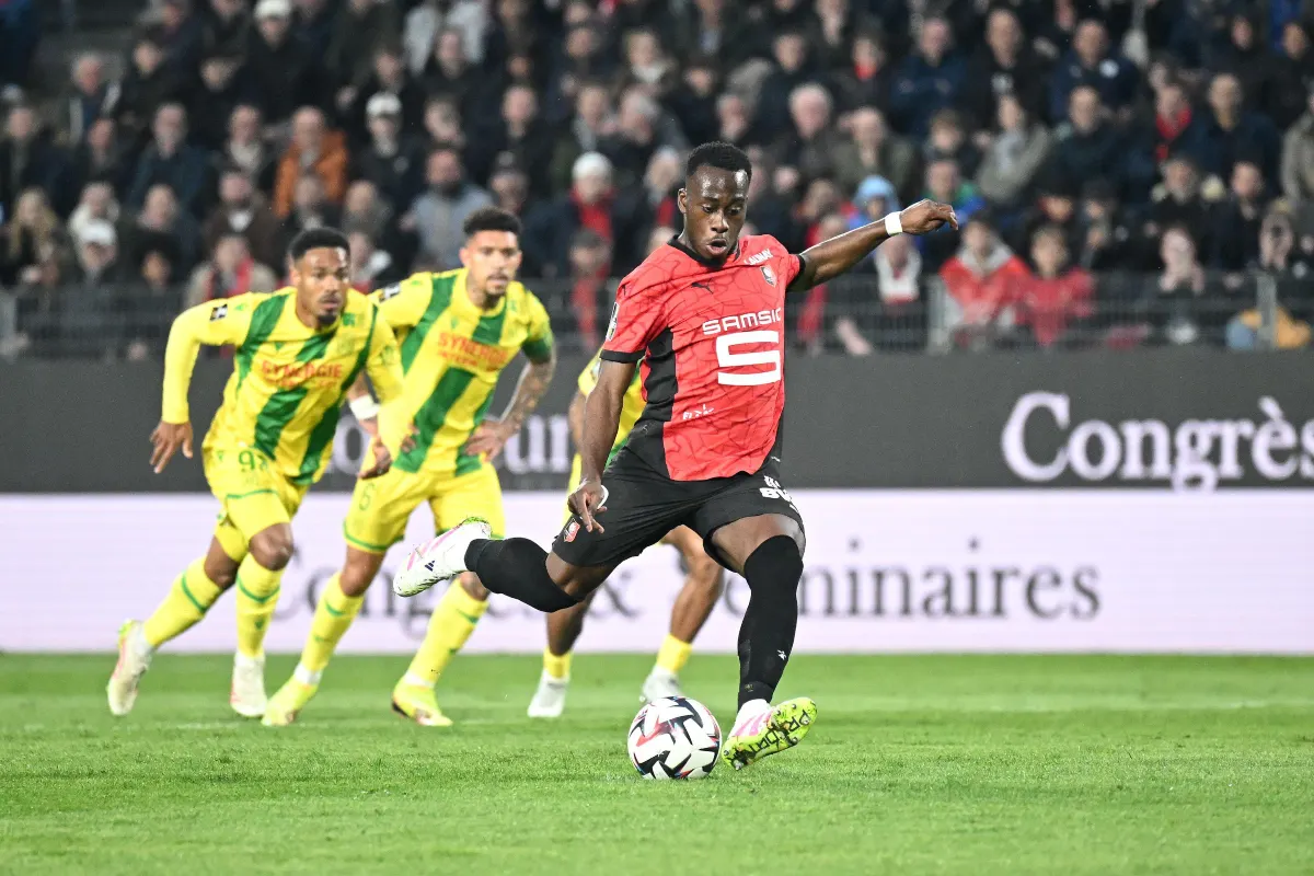 Stade Rennais : Une formation anglaise se bouge pour Arnaud Kalimuendo