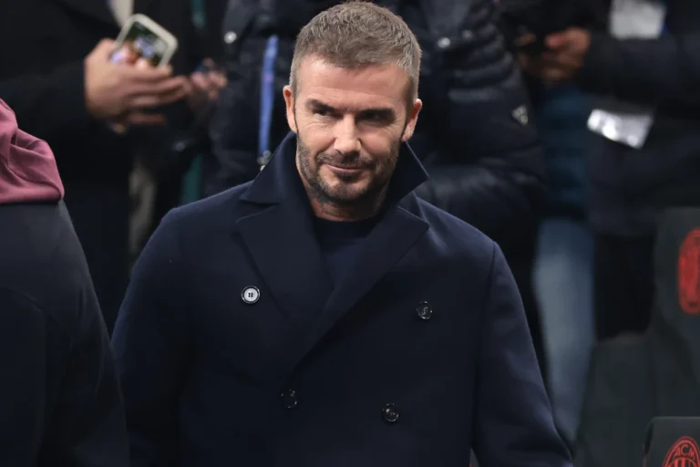 Beckham condamne les actes de United en Asie
