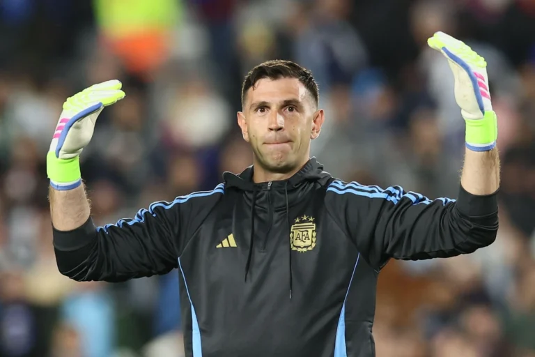 Emiliano Martinez visé par Galatasaray ©Alamy