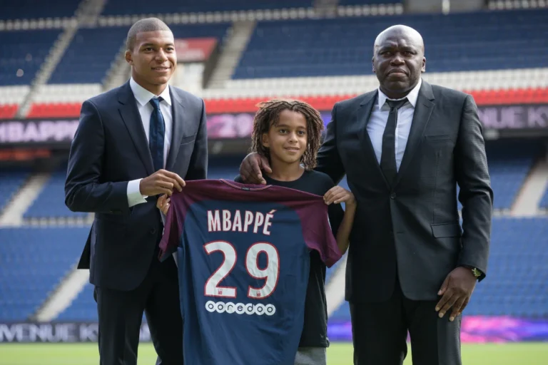 Est-ce vraiment la guerre chez les Mbappé ?