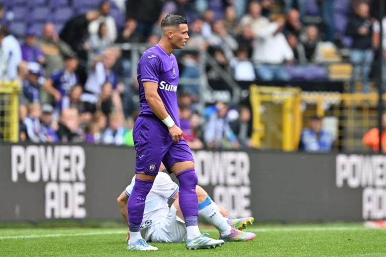 Jan-Carlo Simic avec Anderlecht @Alamy