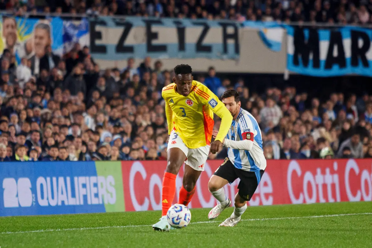 Manchester United: Un défenseur colombien pour renforcer la défense