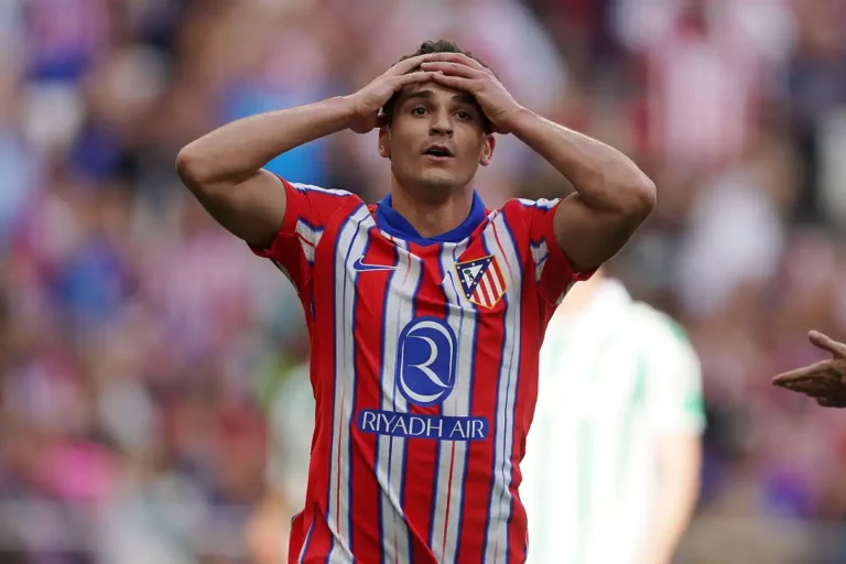 Julian Alvarez au FC Barcelone, une possibilité grâce à son agent ©Alamy