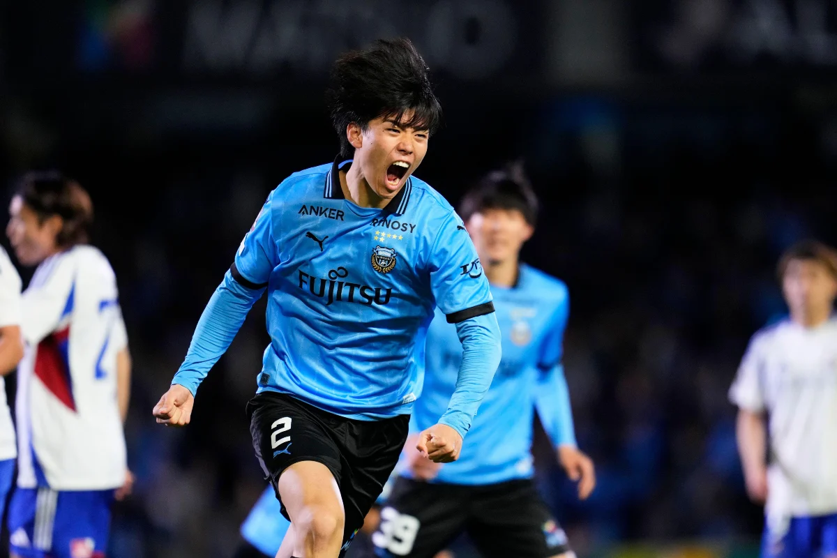 Tottenham vise un jeune crack japonais pour renforcer sa défense
