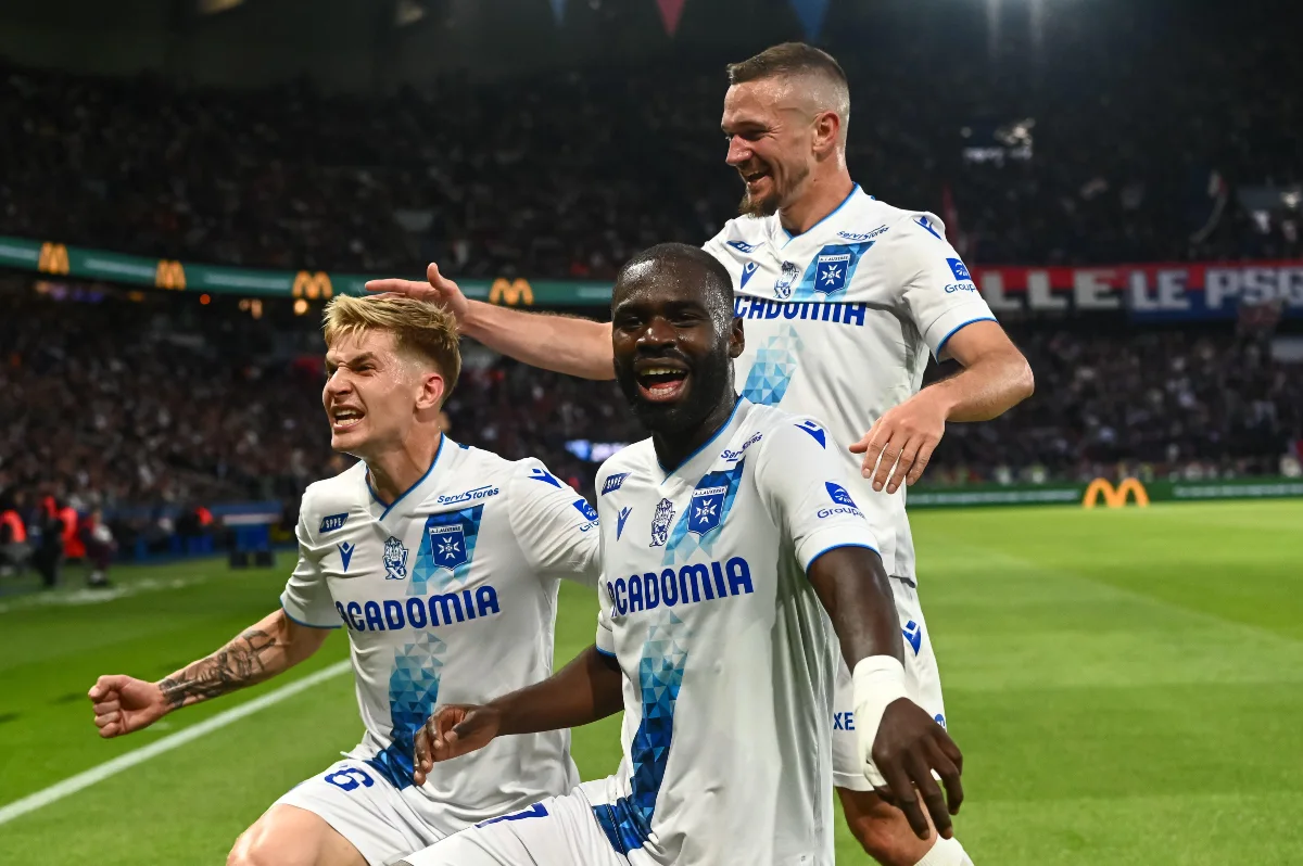 AJ Auxerre : Lassine Sinayoko bientôt à Paris ?