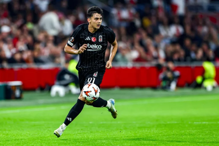 Mustafa Hekimoglu en action avec Besiktas @Alamy