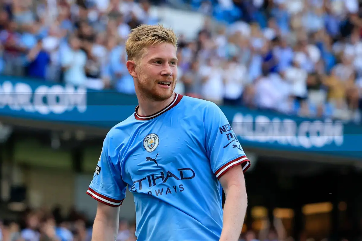 Naples se renforce avant l'arrivée de De Bruyne
