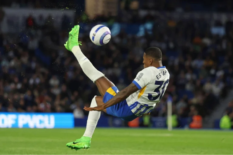 Pervis Estupiñán dans le collimateur de Manchester United ©Alamy