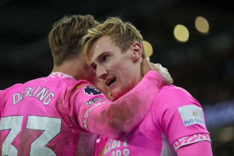 Porto fait peur à Man United pour ce talentueux milieu anglais