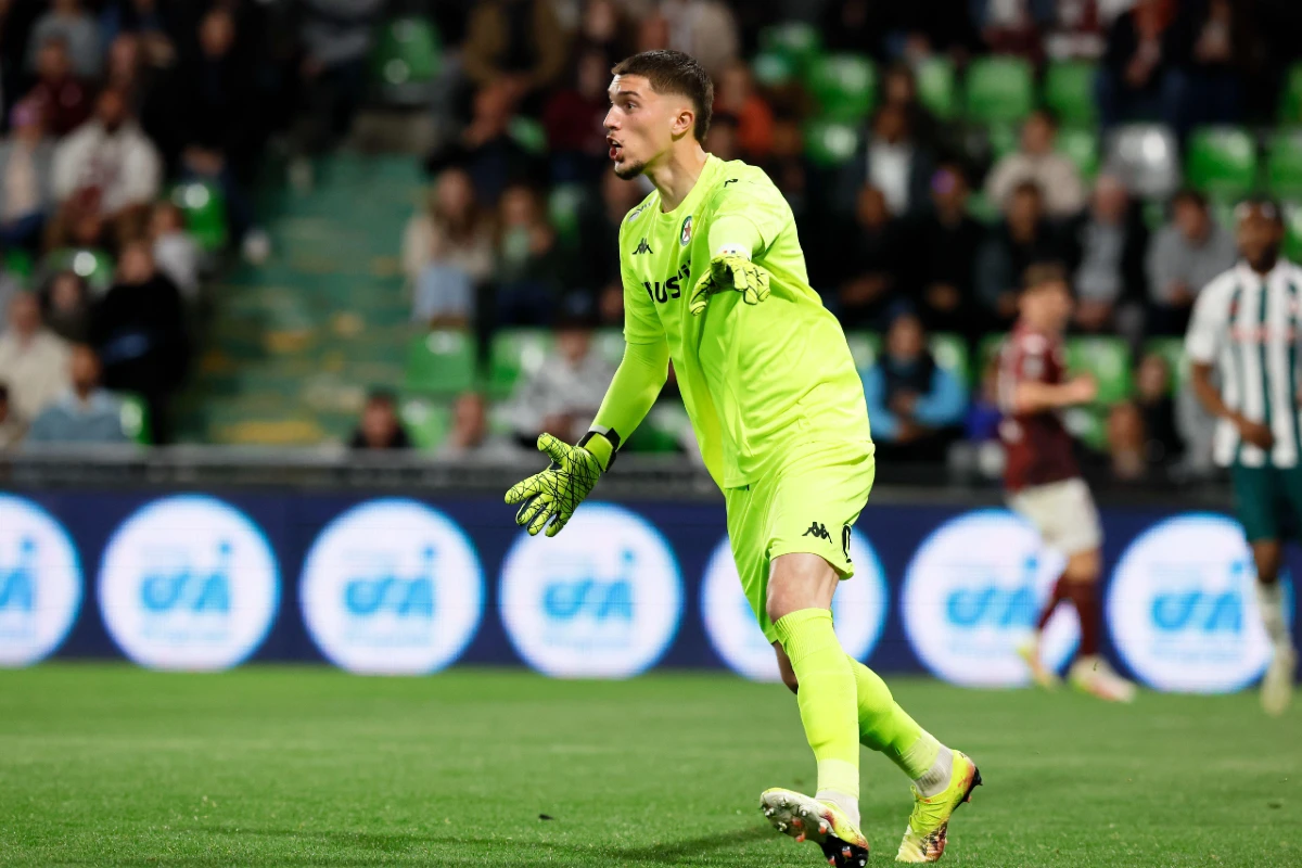 Rennes a trouvé le remplaçant de Mandanda
