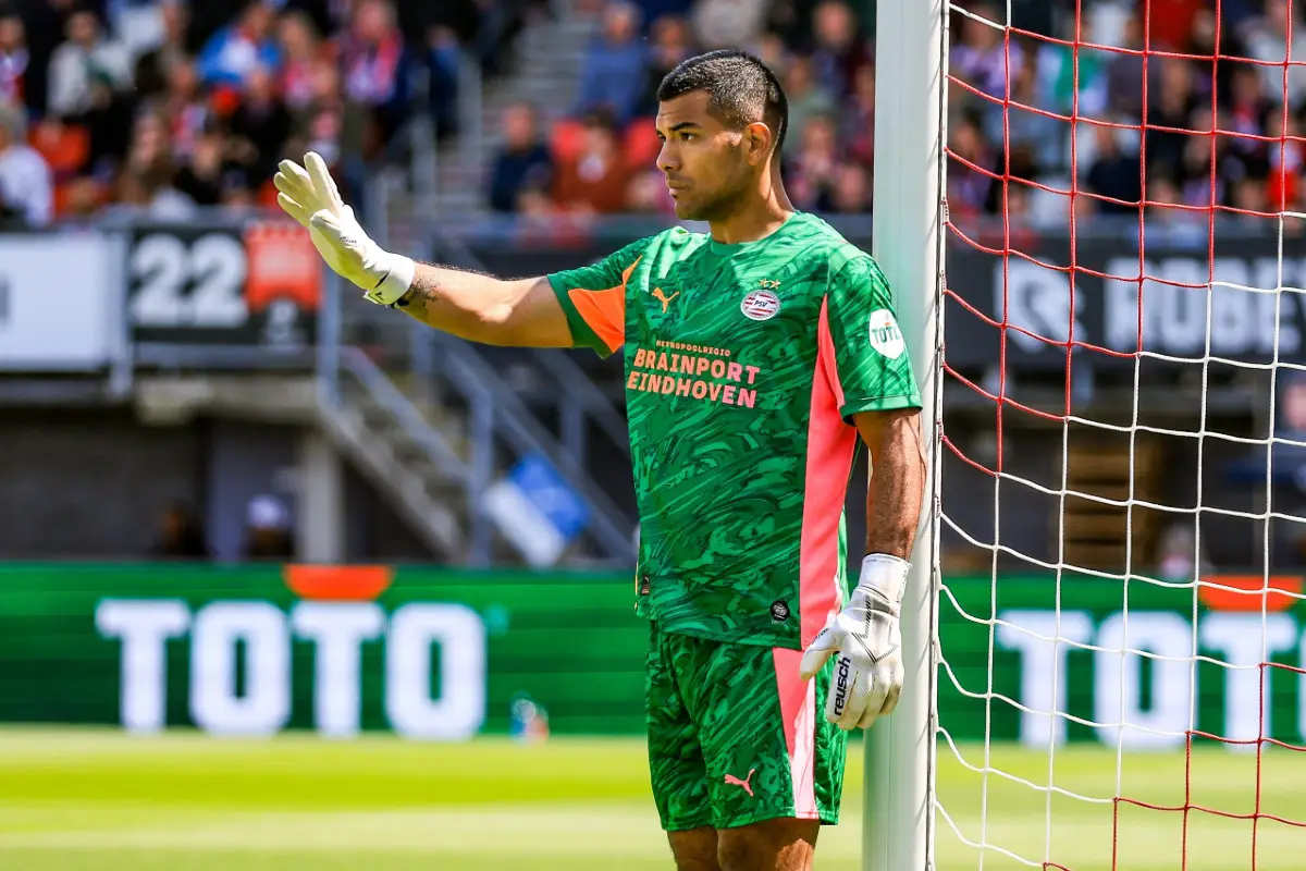 PSV: Un ancien gardien de Nice proche de rejoindre Crystal Palace