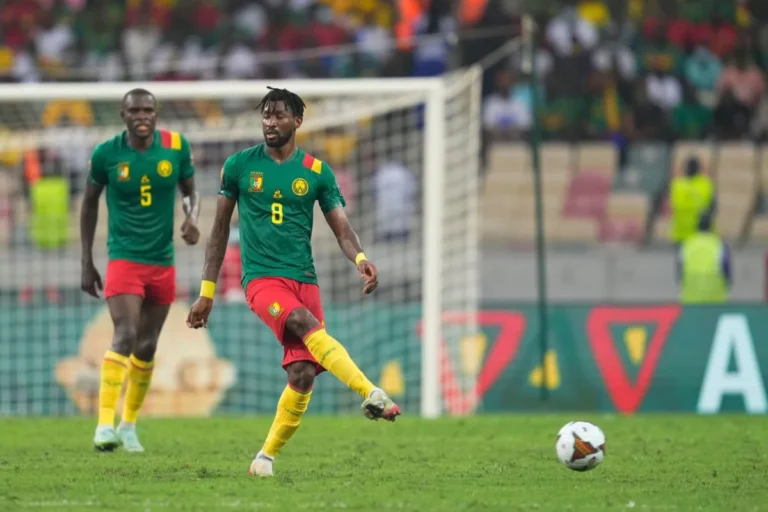 Anguissa avec le maillot du Cameroun @Alamy