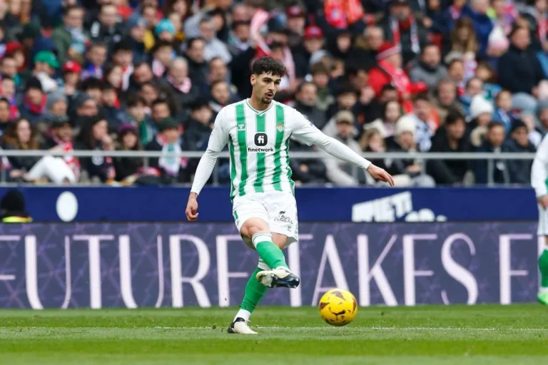 Johnny Cardoso sous le maillot du Bétis Seville @Alamy