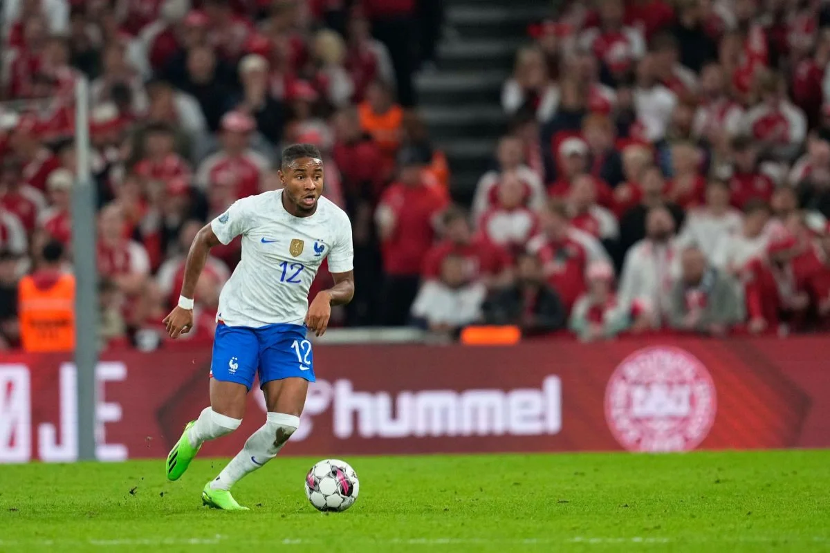 Direction ce géant en difficulté pour Nkunku ?