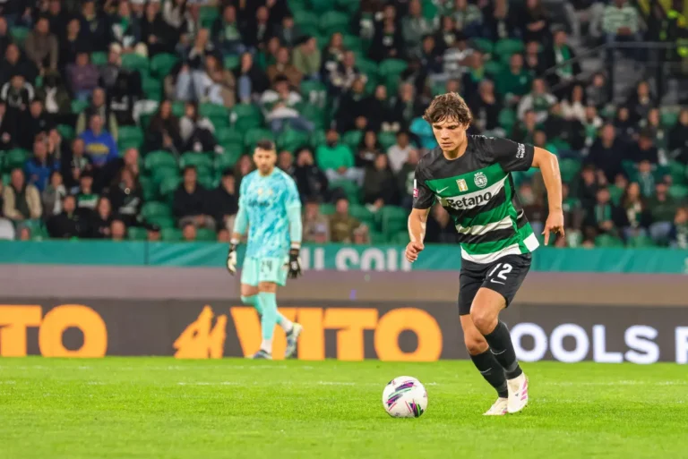 Afonso Moreira file à l'OL @Alamy