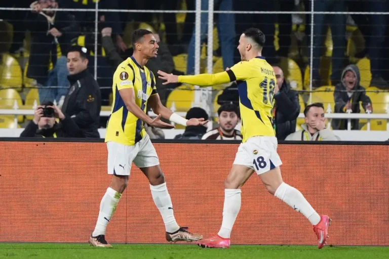 Alexander Djiku visé par Lille ©Alamy