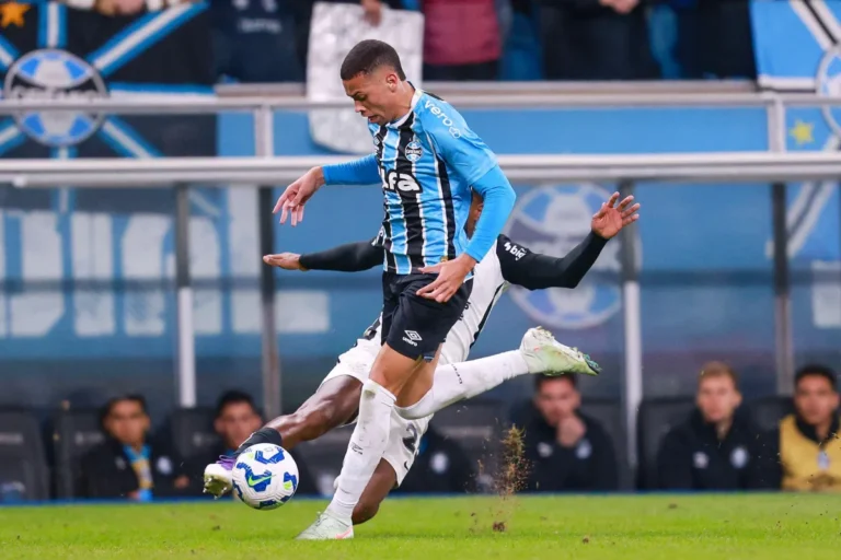 Alysson Edward avec Gremio Porto Alegre @Alamy