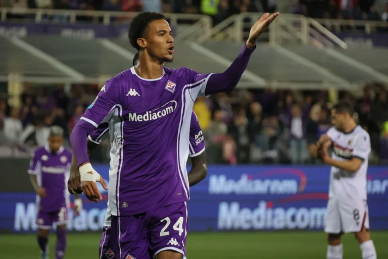 Amir Richardson buteur avec la Fiorentina @Alamy