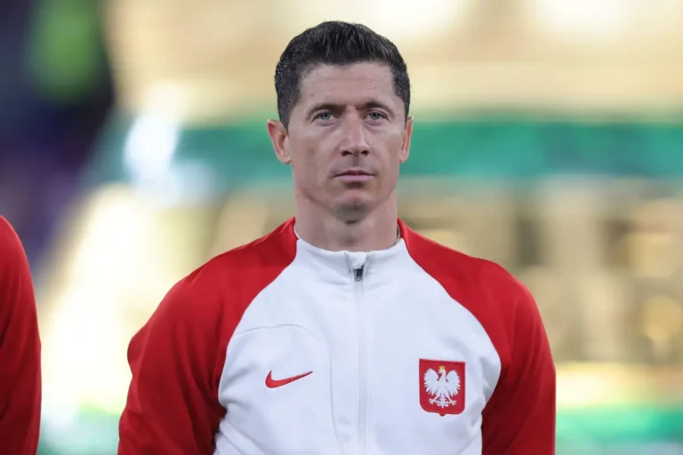 Barça Lewandowski supplié de faire machine arrière
