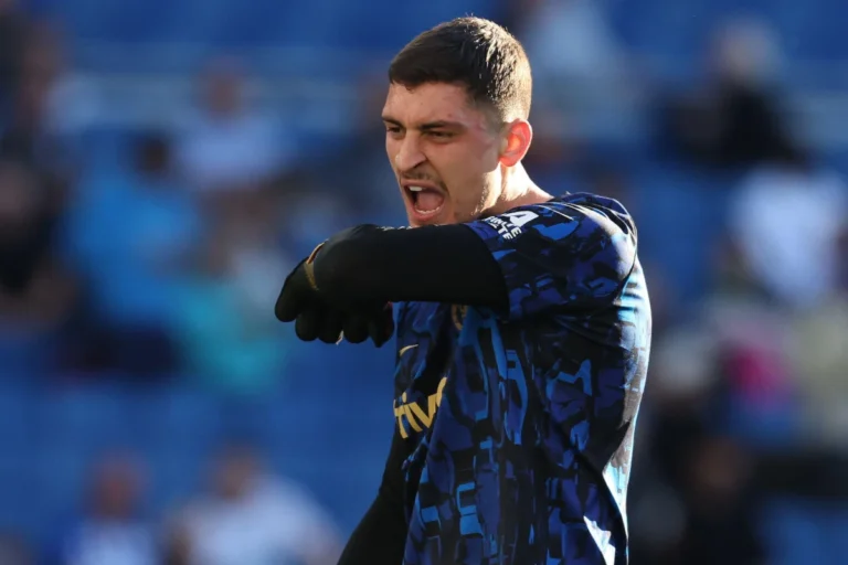 Chelsea : Un habitué du banc prend la porte