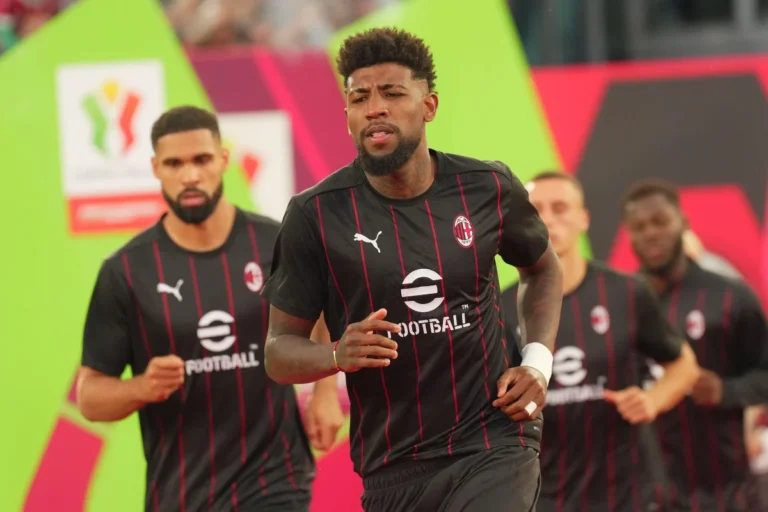 Emerson Royal avec le Milan AC @Alamy