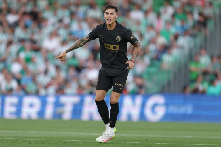 Enzo Barrenechea rejoint Benfica @Alamy