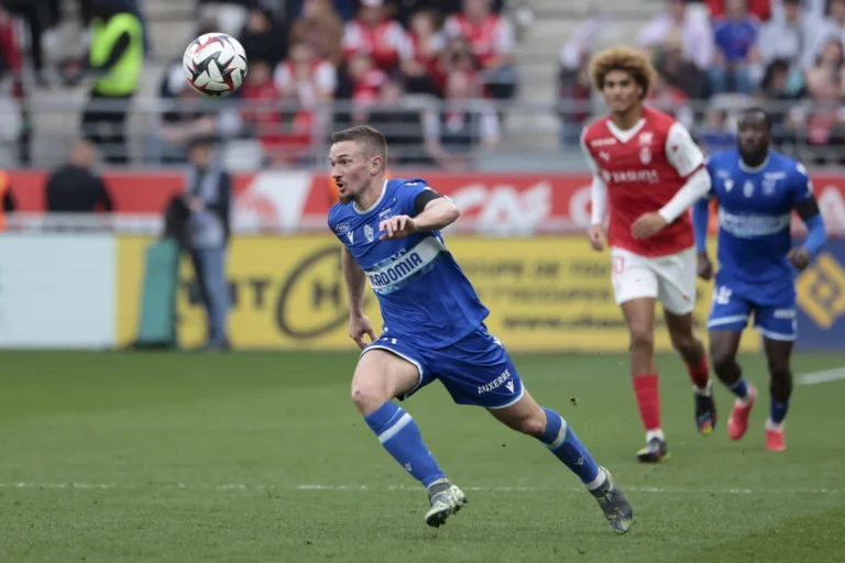 Gaëtan Perrin avec Auxerre @Alamy