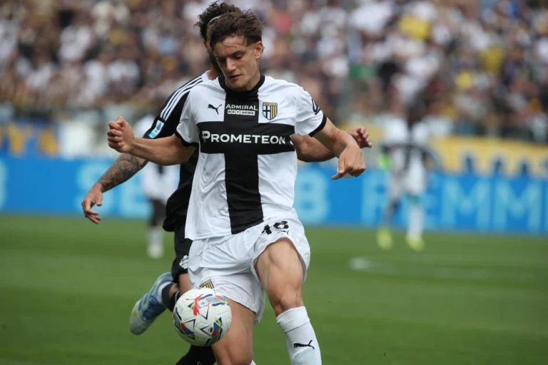 Giovanni Leoni avec Parme @Alamy