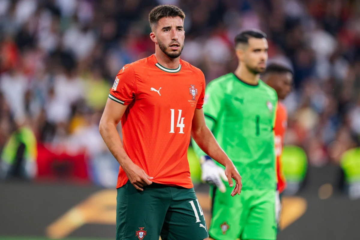 Manchester United : Un international portugais pour renforcer la défense