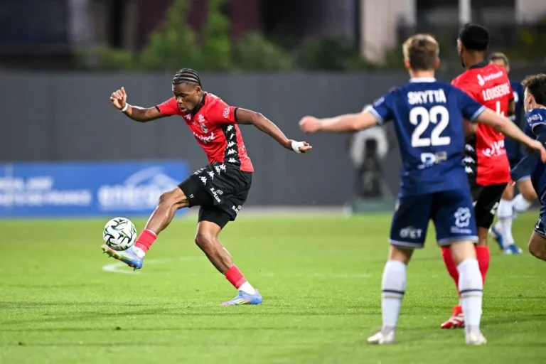 Jacques Siwe avec Guingamp @Alamy
