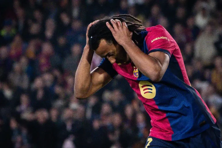 Jules Koundé absent contre le Real Madrid ©Alamy