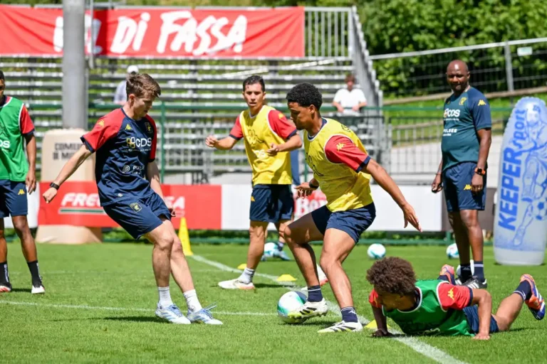 Koni De Winter avec le Genoa @Alamy