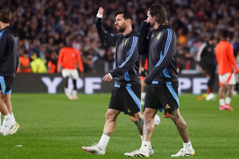 Lionel Messi pourrait jouer avec son meilleur ami à l'Inter Miami ©Alamy