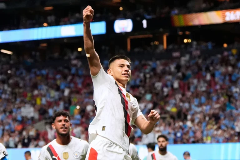 Man City : Quel rôle pour la pépite Claudio Echeverri cette saison ?