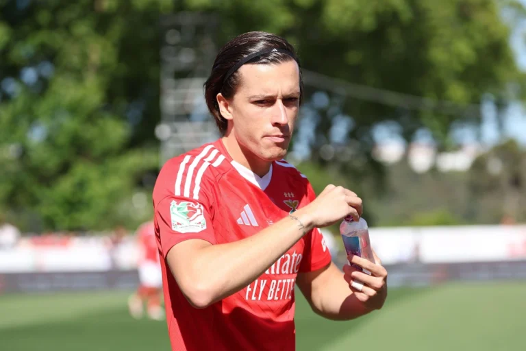 Manchester United applaudit le transfert d'Alvaro Carreras
