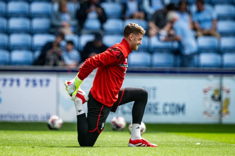 Mark Travers débarque Mark Travers ©Alamy