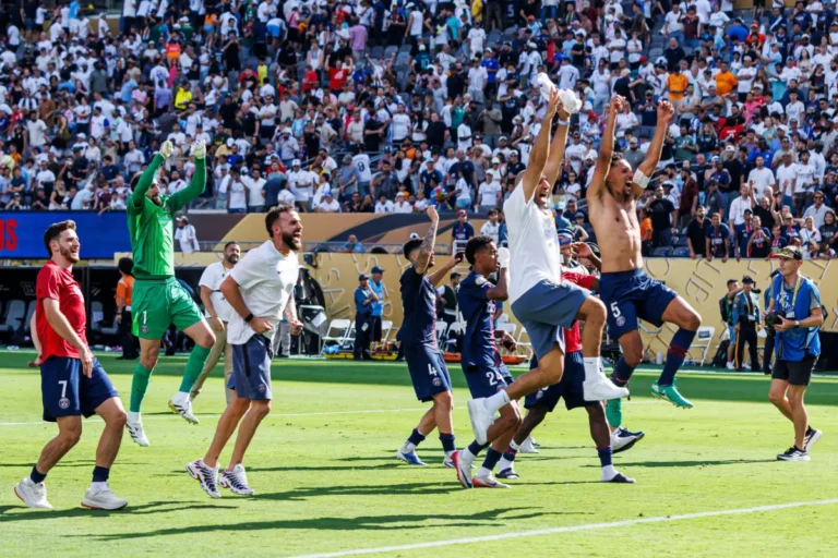 Marquinhos et ses coéquipiers du PSG ©Alamy