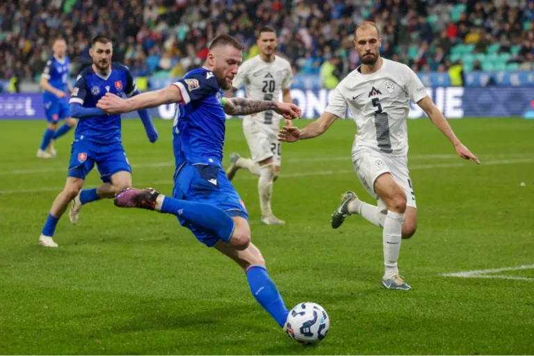 Milan Skriniar avec la Slovaquie @Alamy