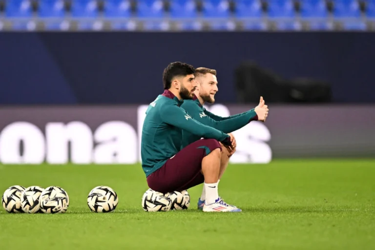 Milan Škriniar et Marco Asensio en route vers le Fenerbahçe ©Alamy