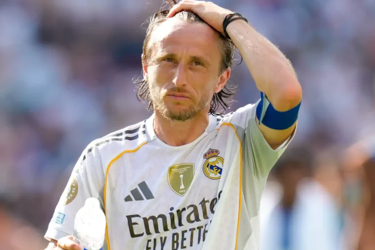 Milan présente une légende du football (Officiel)