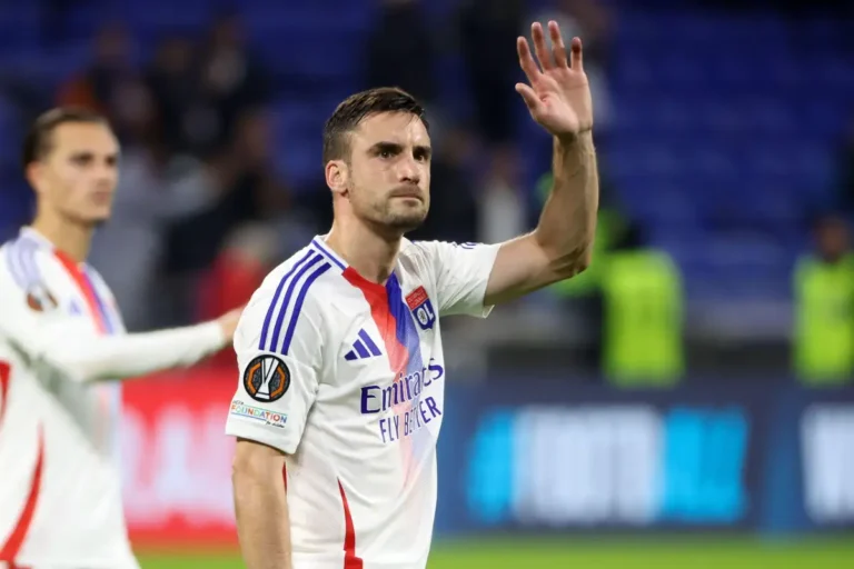 OL : Tagliafico cède à la pression de Lyon