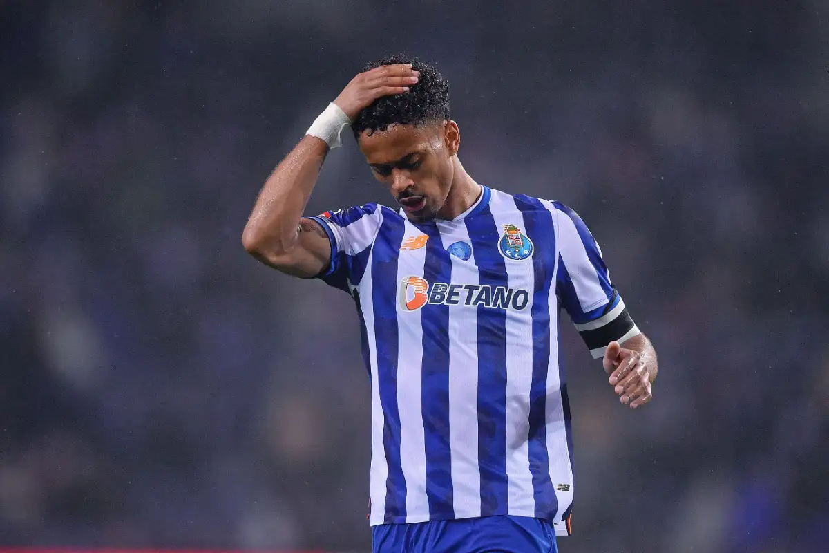 OL : un ailier portugais échappe aux Gones