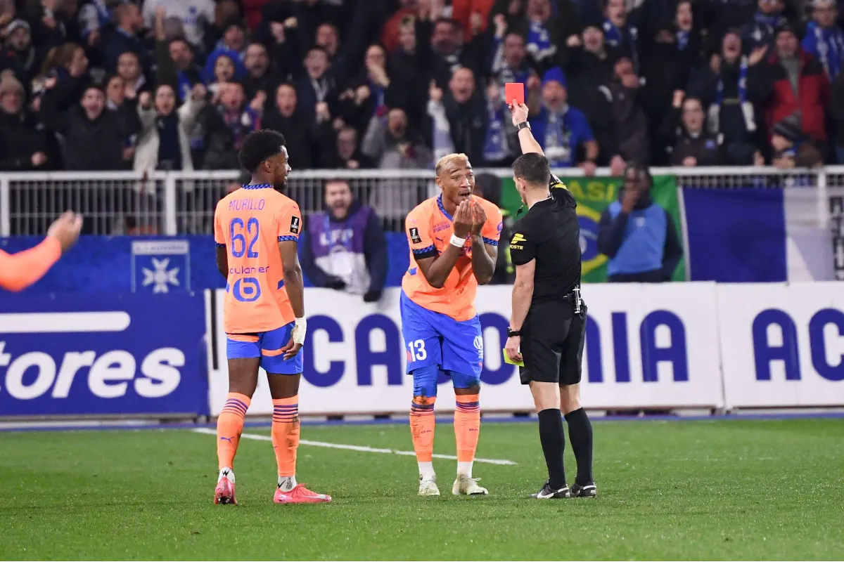 OM : Un défenseur central vers la sortie, désiré en Italie